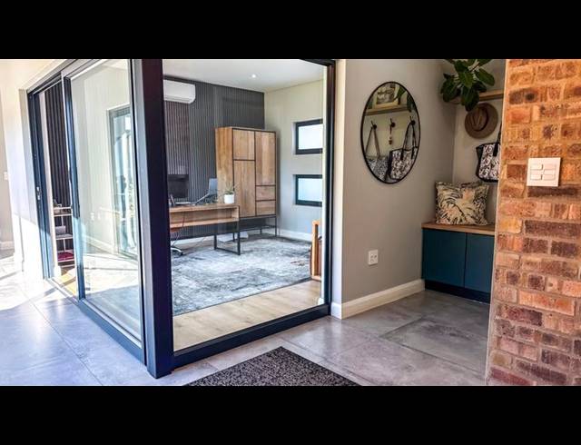 5 BEDROOM HOUSE FOR SALE IN MIDSTREAM HEIGHTS